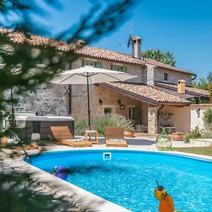 Nonni-romantic Stone House Ferienhaus